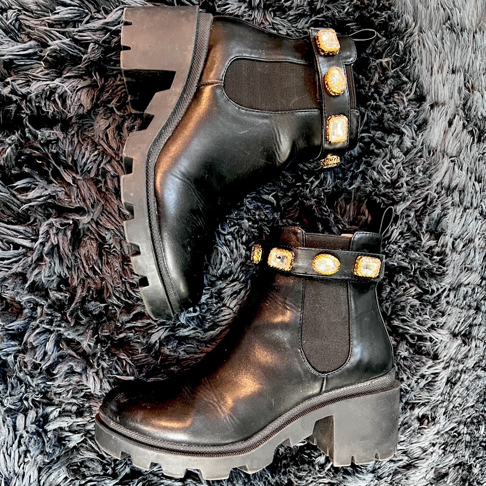 Steve Madden Amulet Black